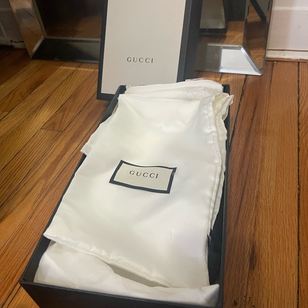 Gucci Black Sandals with Gold Accent - Picture 3 of 3